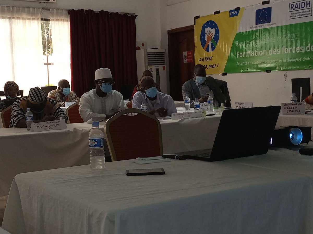 Les participants à la formation <a href="/actionfemmes/">Femmes en Action</a> <a href="/repsfecoci/">REPSFECO-CI</a> <a href="/RAIDHCI/">RAIDHCI</a> <a href="/ahoulafricaine/">Ahou Lafricaine</a> <a href="/MariamSorelle/">Mariam Sorelle</a> #paixparmoi