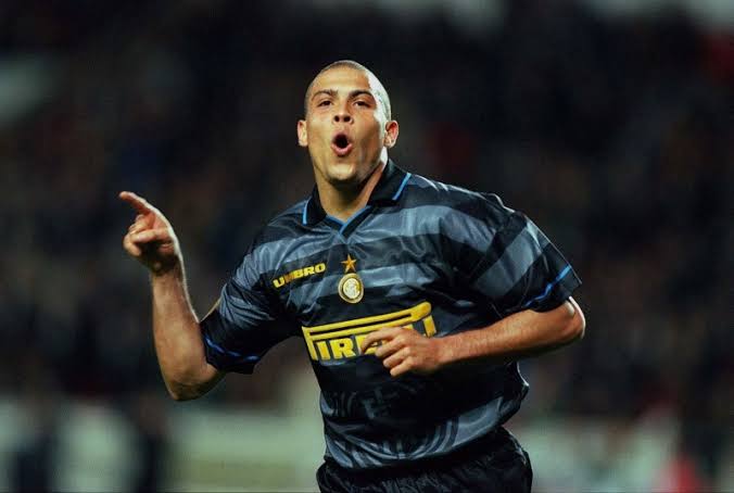 Desain jersey third Inter bikin inget Ronaldo "phenomenon"