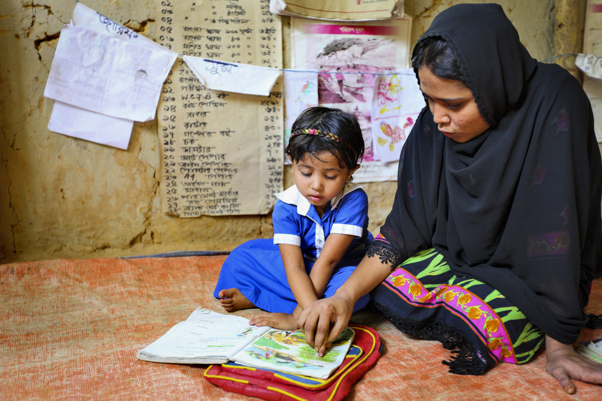 The_Impact_Init's tweet photo. On #InternationalLiteracyDay our latest impact story shows how early childhood programmes in rural #Bangladesh can improve #literacy and prepare children for #school @MonashUni #GDRI @REAL_Centre @IDS_UK @DFID_UK
@ESRC https://t.co/4y9s9EvpaQ
Pic: GMB Akash/Panos Pictures https://t.co/uyKOymlbLo
