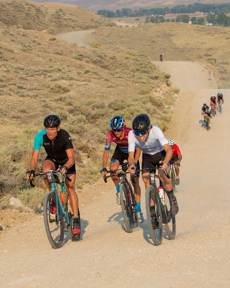 peterstetina's tweet image. Gravel grinding is back! #FistfulofDirt has it all: Pavement, smooth gravel, jeep 2 track, sand basin, and a climby/puckering dh finale. Cody, WY went above and beyond in terms of hospitality. Bonus was homie @KathyPruitt taking the Ladies title and now we have matching bolos