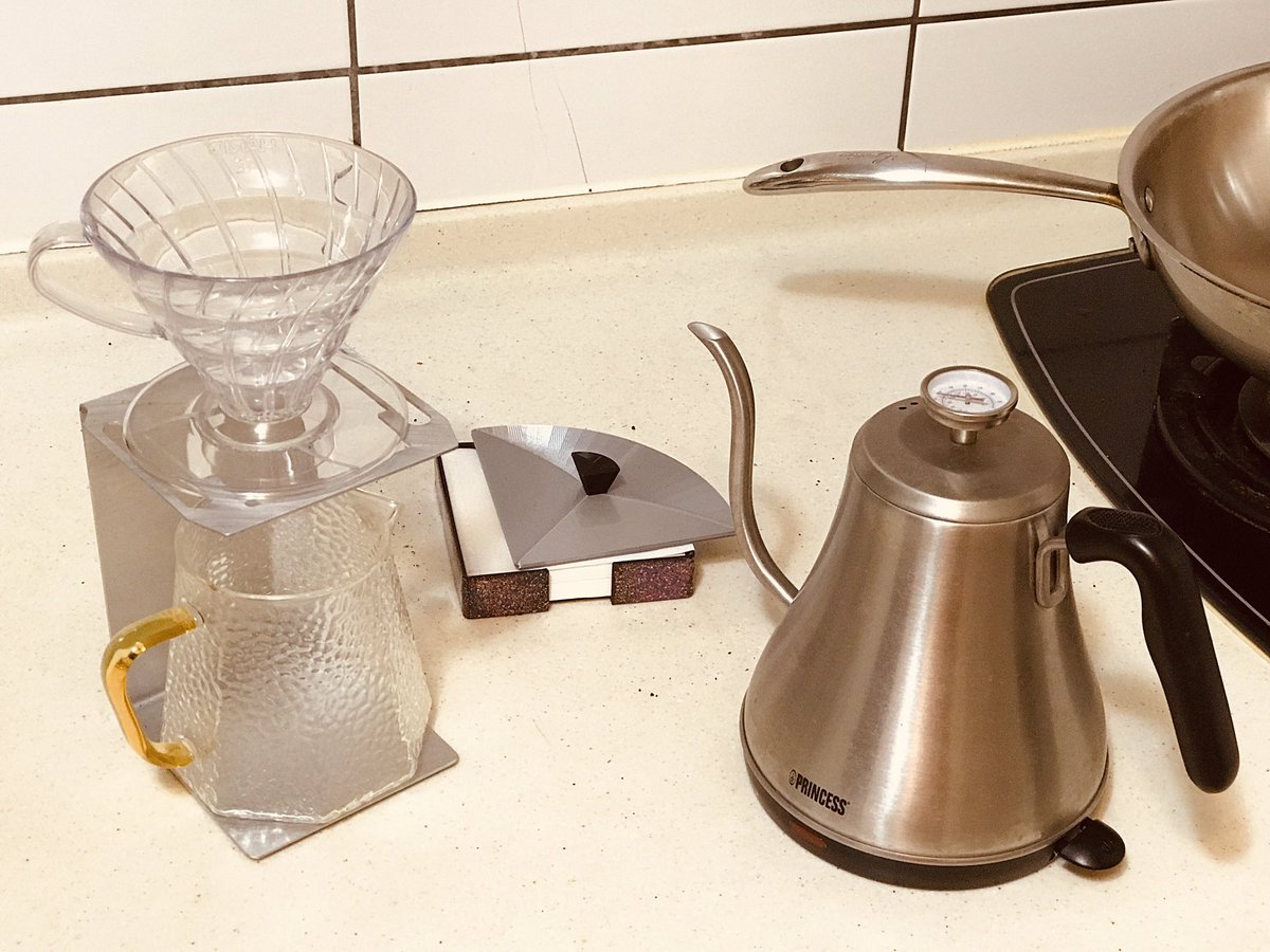 The MaikoDrip drip coffee stand is on sale at tsais.com

It's not just a daily thing, it's a pour over coffee ceremony.

#tsais
#maikodrip 
#pourovercoffee 
#hariov60 
#dripcoffee 
#handdripcoffee 
#kalitawave 
#konomeimon 
#melitta 
#specialtycoffee 
#scaj