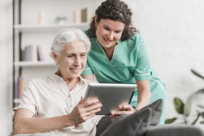 SomersetSCR's tweet photo. SCR is delighted to announce a new partnership with Patients Know Best (PKB) to support patients accessing their cancer records via NHS App.  Self managed follow-up for patients will be supported.
#NHSApp  #ManageYourHealth @NHSDigital  #LivingWithAndBeyondCancer 
@patientsco https://t.co/HrAEQ2I2gJ