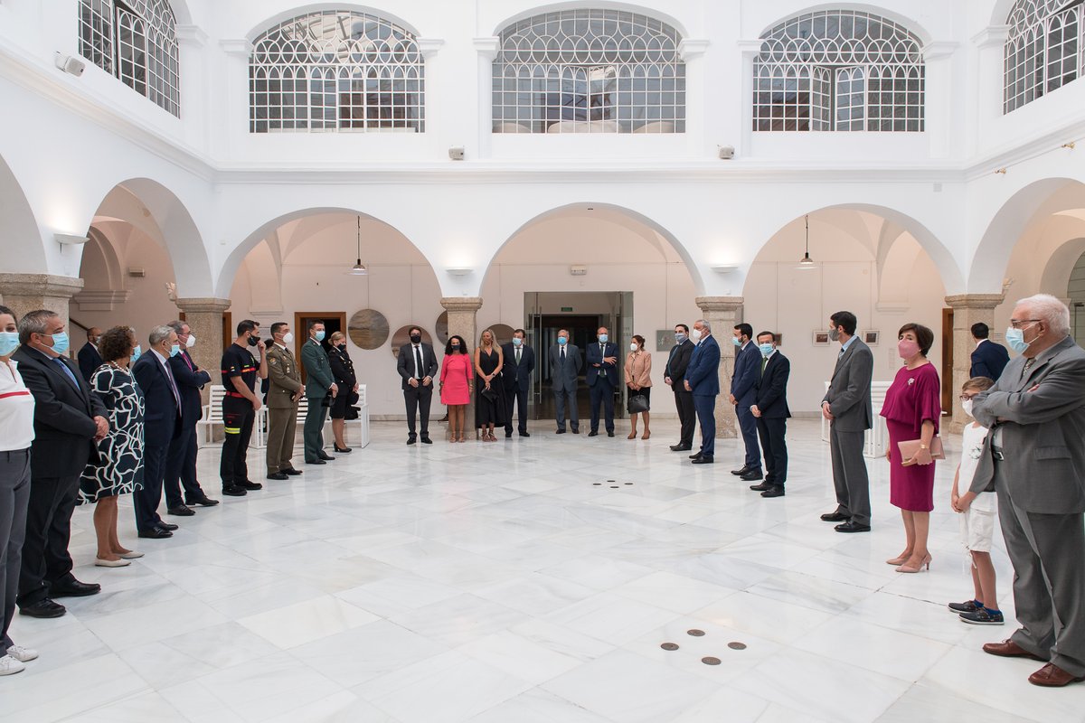 GFVara's tweet photo. Eternamente agradecido a todas las #MedallasDeExtremadura, trabajadores y trabajadoras que son esenciales para el buen funcionamiento de la región
#SencillamenteGracias https://t.co/nE4blhB3S4