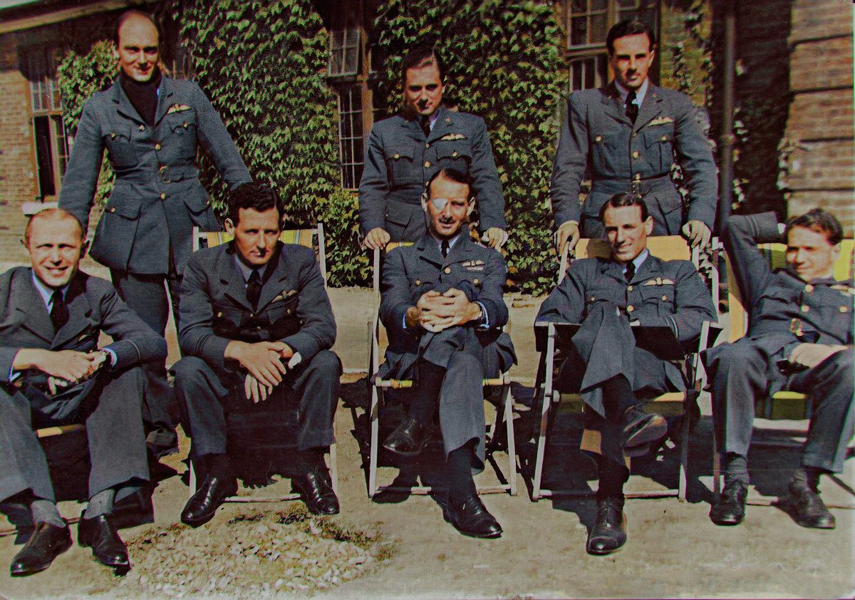 Around now, exactly 80 years ago today, these gentlemen sat or stood outside the Officer's Mess for a photograph to honour the return of their Station Commander, Squadron Leader George Lott, to  @MuseumTangmere: he'd been recovering having lost an eye in combat on July 9th, 1940.