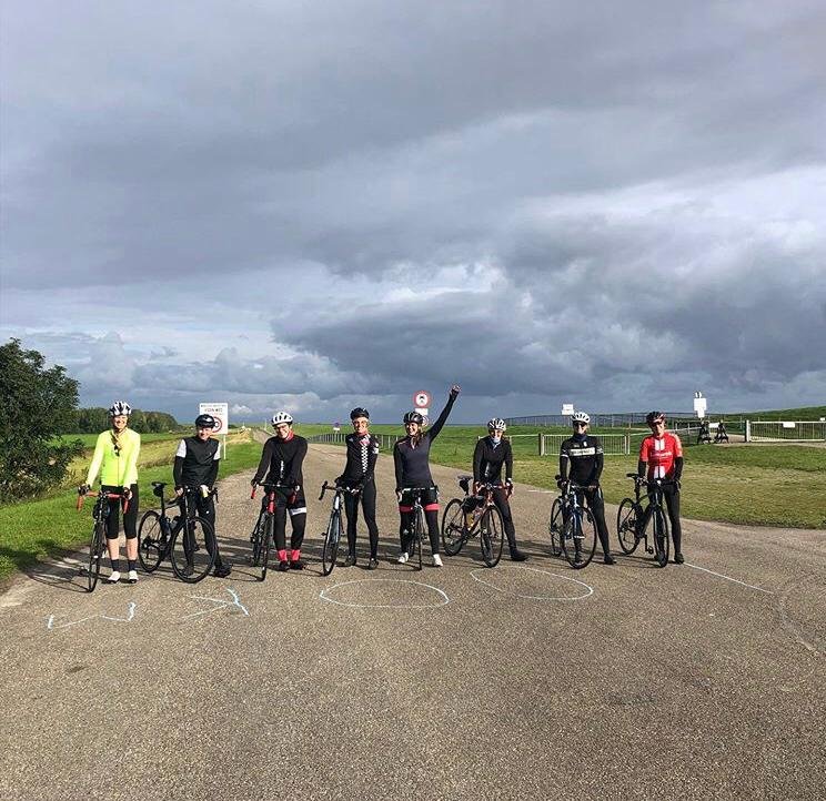 devlogauto's tweet image. Wat een overwinning! Een uit de hand gelopen uitdaging van de dames van GV Groengeel om rondje Groningen te fietsen, &apos;kon minder&apos;.