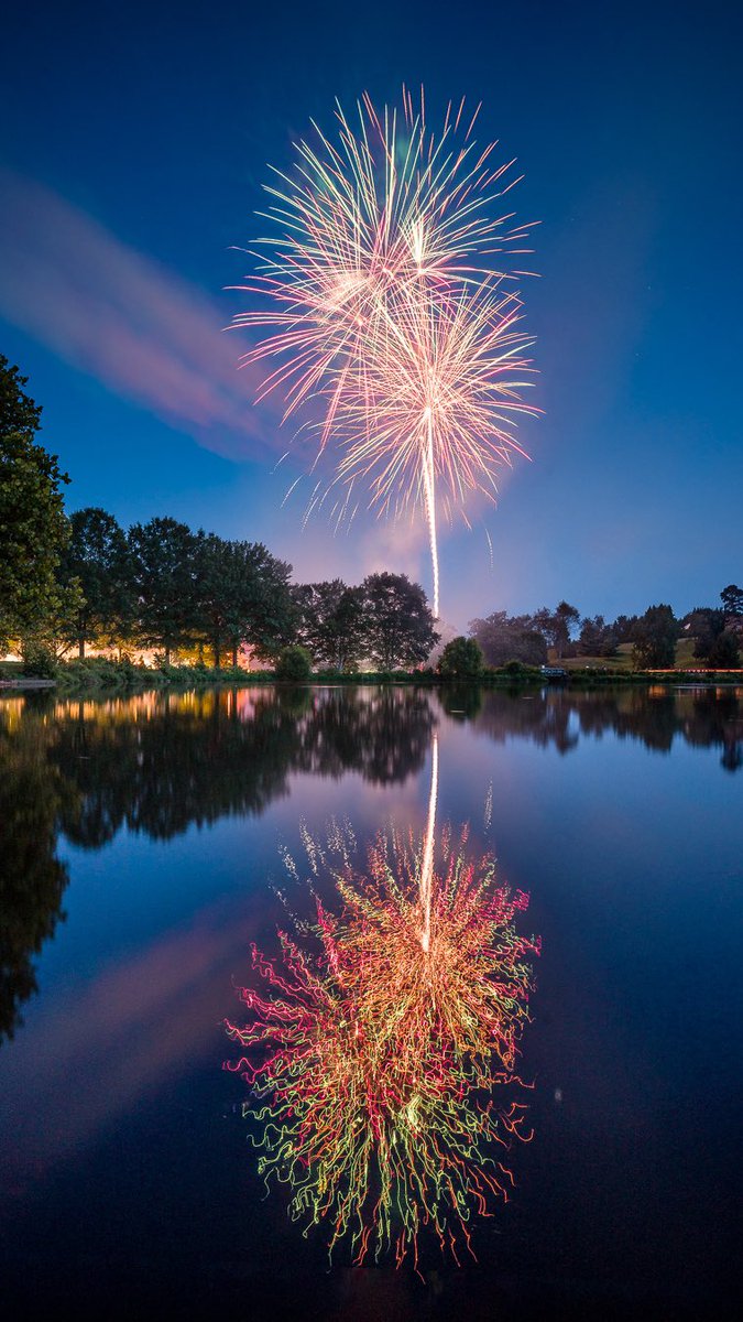 Fantastic Labor Day weekend #fireworks display <a href="/BoarsHeadResort/">Boar's Head Resort</a> in #Charlottesville