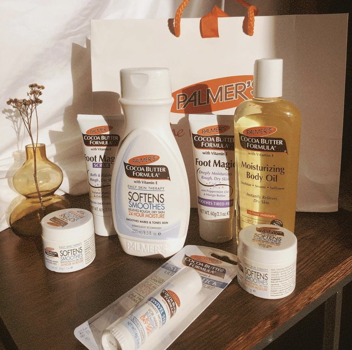 PalmersUK's tweet photo. 😍🍫🧡 #repost @jadetigers
.  .  .
[Gifted] Head to toe softness with @palmersuk - an absolute pamper session for your whole body with these treats.

#morning #morningroutine #palmers #palmerscocoabutter #skincareroutine #summer2020 #hydration #skincare #skincareproducts #gifted https://t.co/OYxmlPUH6c