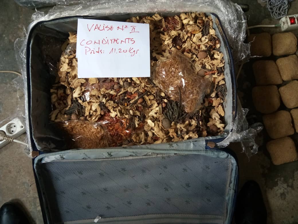 alphonseabongwa's tweet photo. #Cameroon frontier police impound 18kgs of drugs #metamphetamine at the #Douala Airport. The trafficker, 43 year old #Damian #Anichebe was heading to #Greece via #Brussels https://t.co/i4dRBllvwD