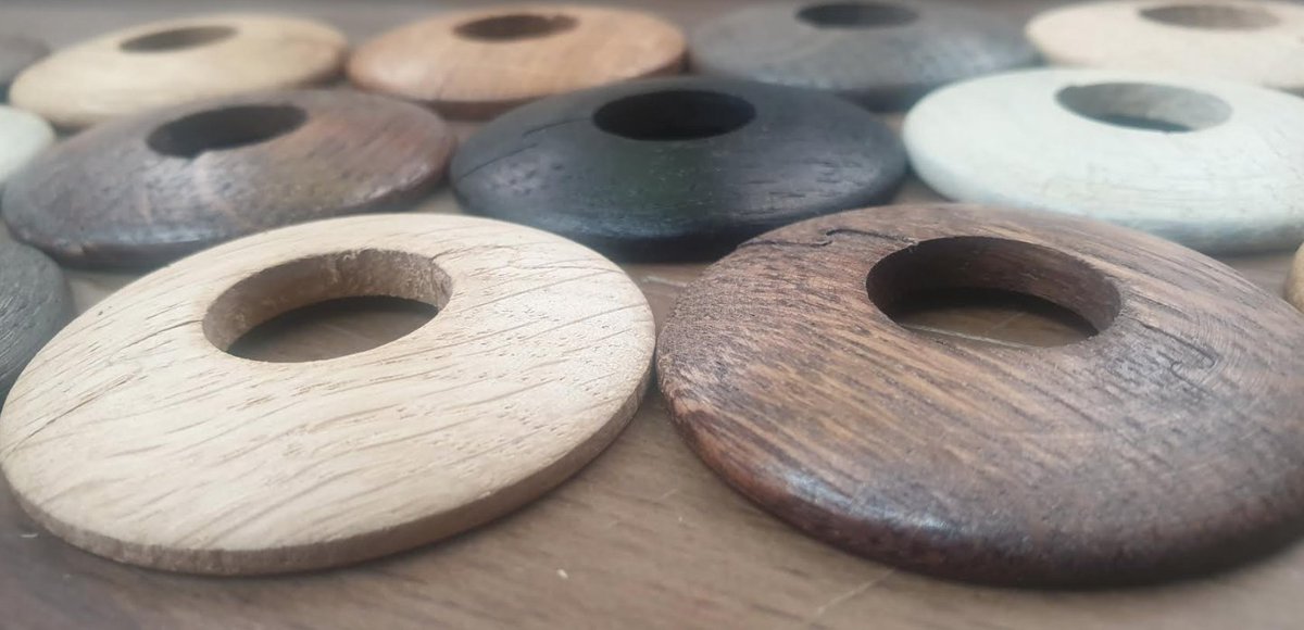 Pipe roses that are so well made and so beautifully #oiled that they look #edible like dainty French #pastries.

We make all our #accessories look the best that they can, so that when you use them, you are getting products that will bring your #flooring to life.

#diy #kahrs #v4