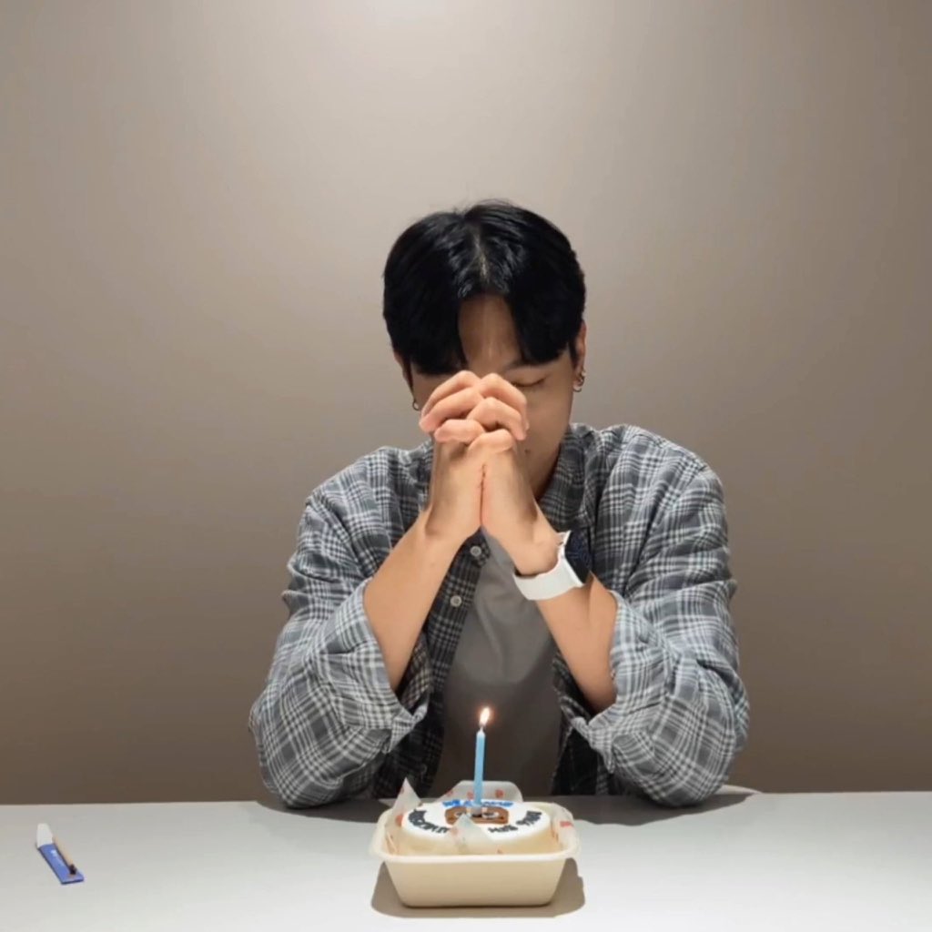 Day6_RGB's tweet photo. RT만 하세요
국내 마이데이 한정

물품 : 사진 속 키링
사유 : 박떵딘 https://t.co/Y0v2F3klMu