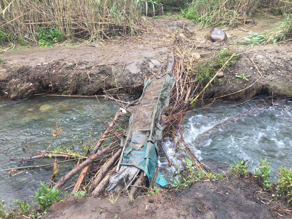 Our_HumanPlanet's tweet photo. Life in a California River Bottom Homeless Camp...
It's either this bridge or a 3-mile walk the long way around. Until the rainy season.
https://t.co/m8dU4WWqga
#helpthoseinneed #helpthevulnerable #protectthevulnerable #homelessaid #bethechangeyouwanttosee #homelesshelp https://t.co/DWxf2ted2X