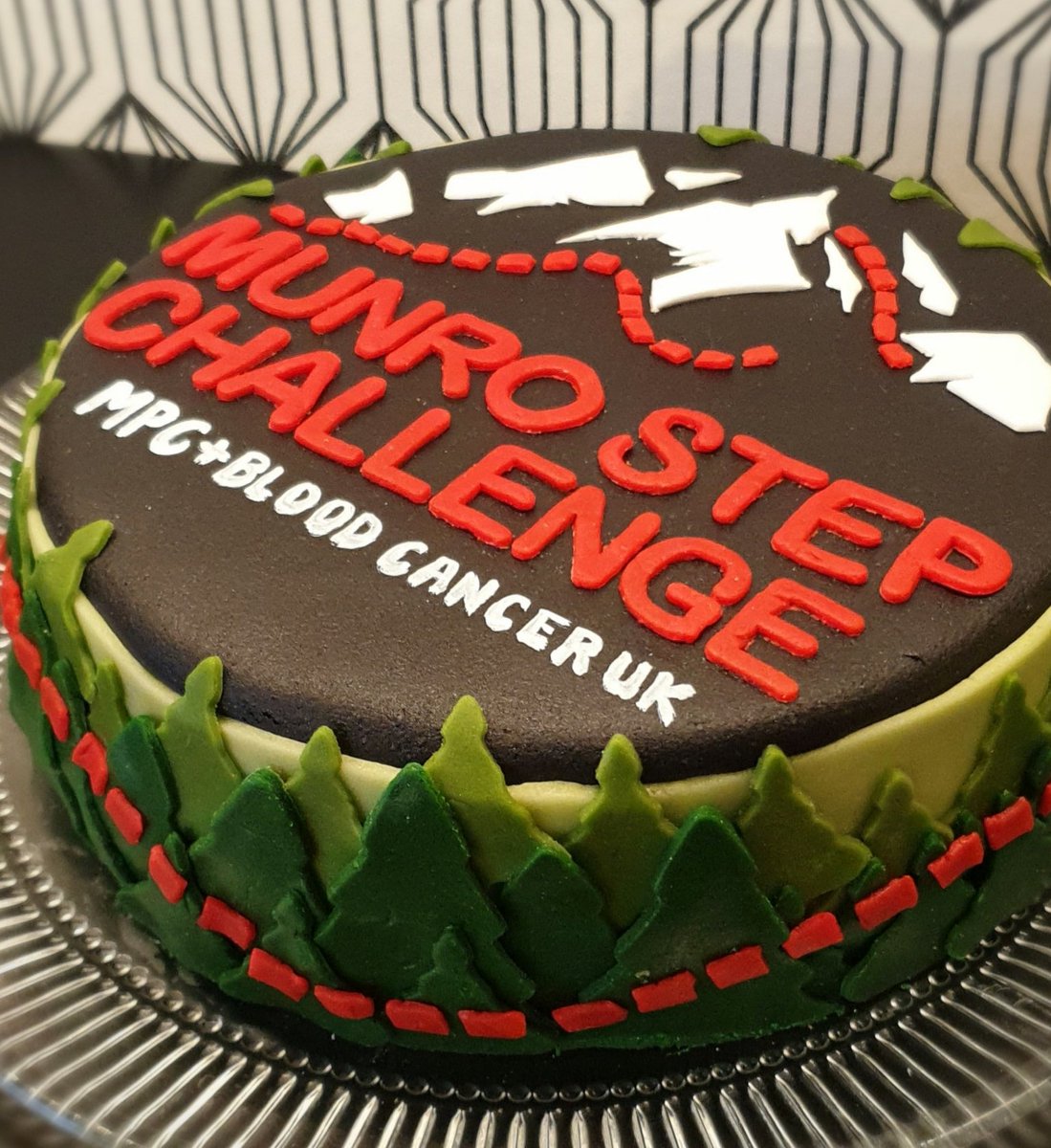 randisandvik's tweet photo. #MunroStepChallenge I did not get too many steps in this weekend due to other challenges, but maybe this cake can make up for it? 🎂😍👣👣
#mypeakchallenge #SamHeughan @MyPeakChallenge @SamHeughan
#MPC2020 #bloodcancer #Bloodcancer_uk #teamdedication #arcticpeakers #peakercake❤ https://t.co/EK6SKHJwaC