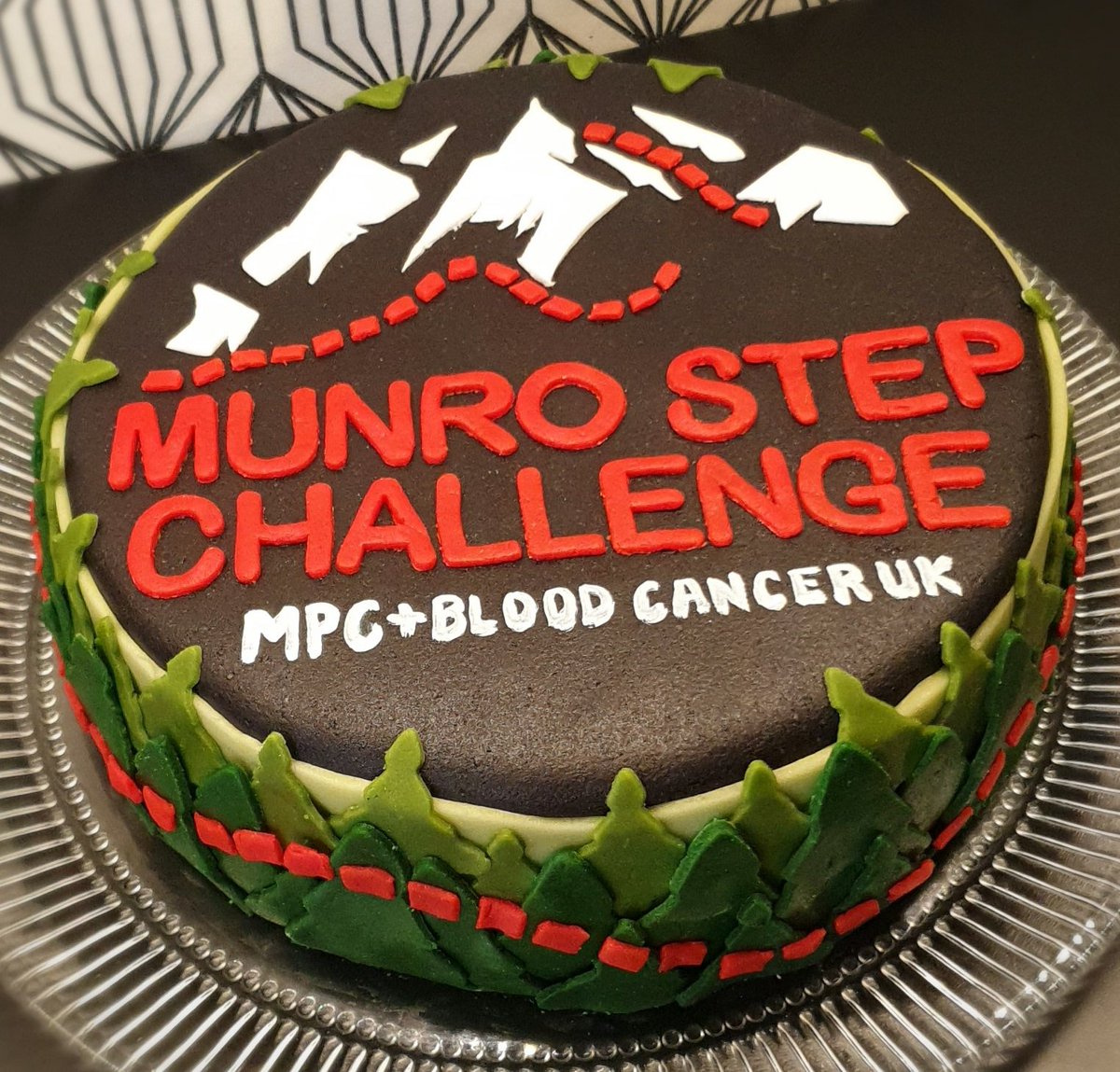 randisandvik's tweet photo. #MunroStepChallenge I did not get too many steps in this weekend due to other challenges, but maybe this cake can make up for it? 🎂😍👣👣
#mypeakchallenge #SamHeughan @MyPeakChallenge @SamHeughan
#MPC2020 #bloodcancer #Bloodcancer_uk #teamdedication #arcticpeakers #peakercake❤ https://t.co/EK6SKHJwaC