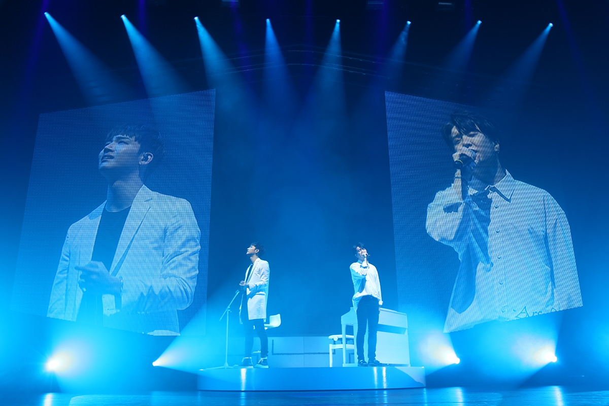 ode_to_beom's tweet photo. 𝐅𝐋𝐘 - 𝐉𝐚𝐞𝐛𝐞𝐨𝐦 𝐰𝐢𝐭𝐡 𝐉𝐢𝐧𝐲𝐨𝐮𝐧𝐠 𝐚𝐧𝐝 𝐘𝐨𝐮𝐧𝐠𝐣𝐚𝐞
おはよう! お 元気 です か?
#JB #제이비 #임재범 #Jaebeom
#JayB #Def #DefDive #Defsoul
#Jinyoung #진영 #Youngjae #영재 https://t.co/IZEqDKNBwN