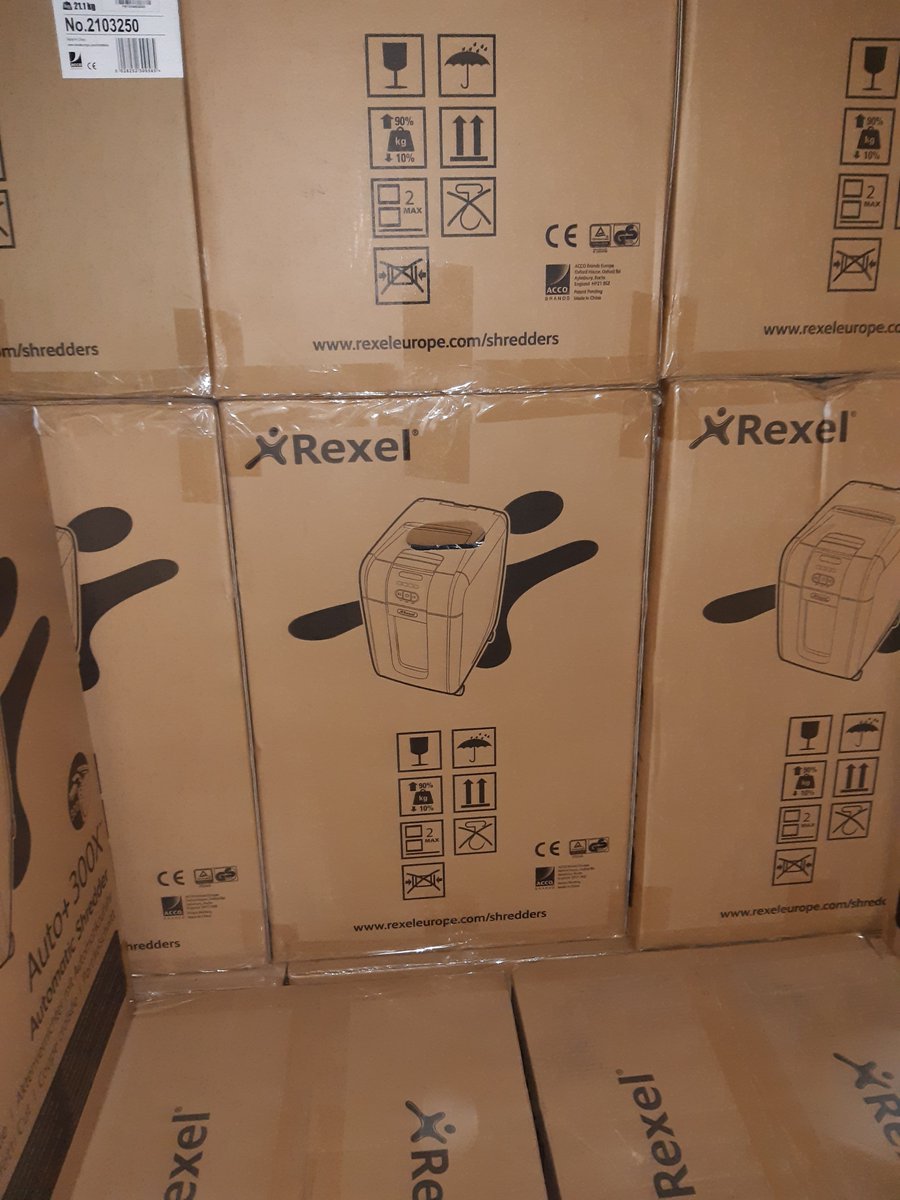 GiriprintLife's tweet photo. Rexel Shredder Auto +300X
▪︎300 sheet Auto feeder
▪︎8 sheets per pass
▪︎Shreds paper, staples, paper clips, CDs/DVDs &amp; credit cards
▪︎4x40mm cross cut
▪︎Security level P-4
▪︎Bin capacity: 450 sheets- 40litres 
▪︎Dimensions (WxDxH): 350 x 490 x 650 mm
Price:N180,000 https://t.co/V6bPqOsdT4