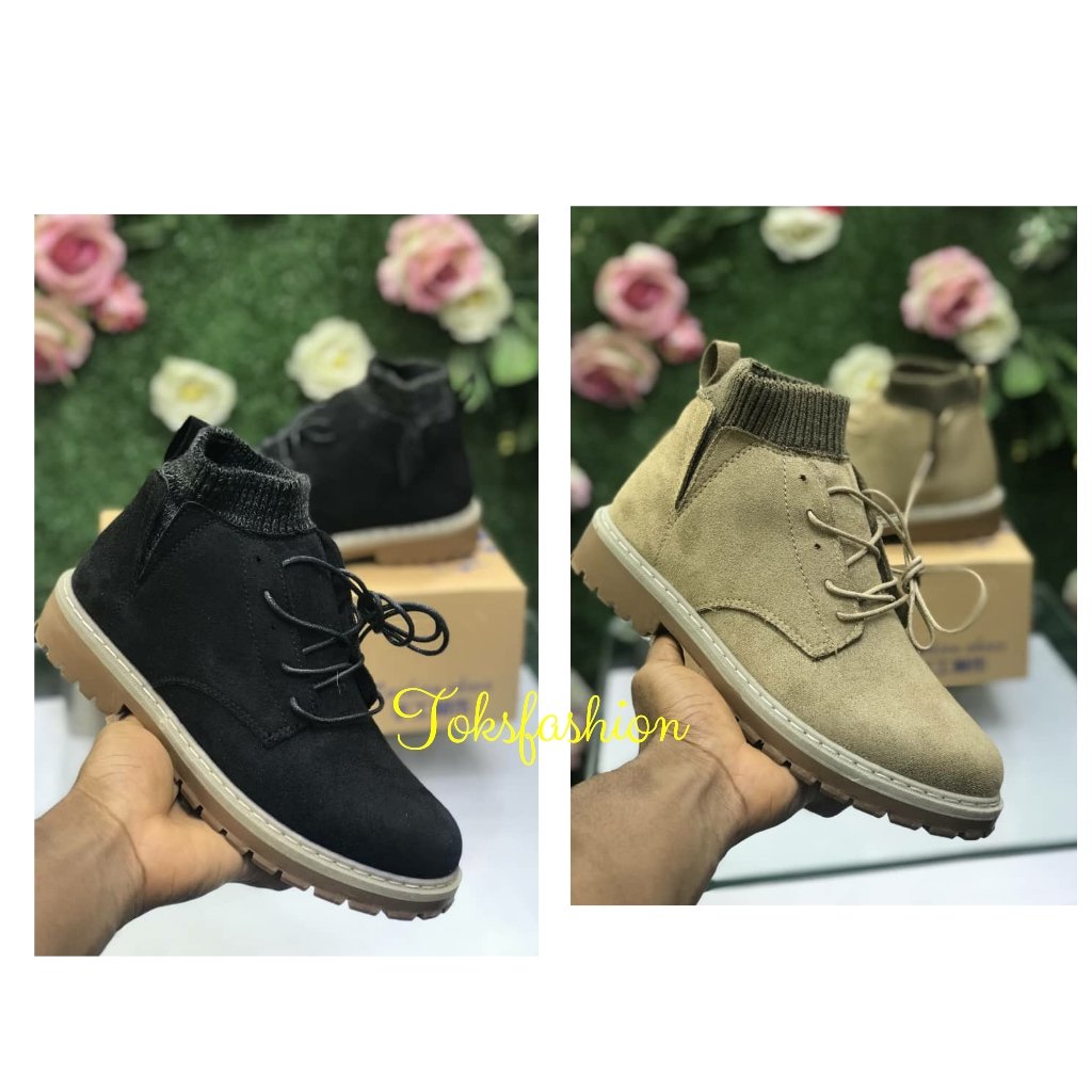 Tokstouch_'s tweet photo. Good morning y'all, i sell amazing items, please check my likes for more.

Frame 1 - 13k ( 39 - 44 )
Frame 2 - 9k/ 9500 ( 38 /40 - 44 )
Frame 3 - 7500 ( 37 - 41 )
Frame 4 - 8500

Please RT https://t.co/JBtong8TYA