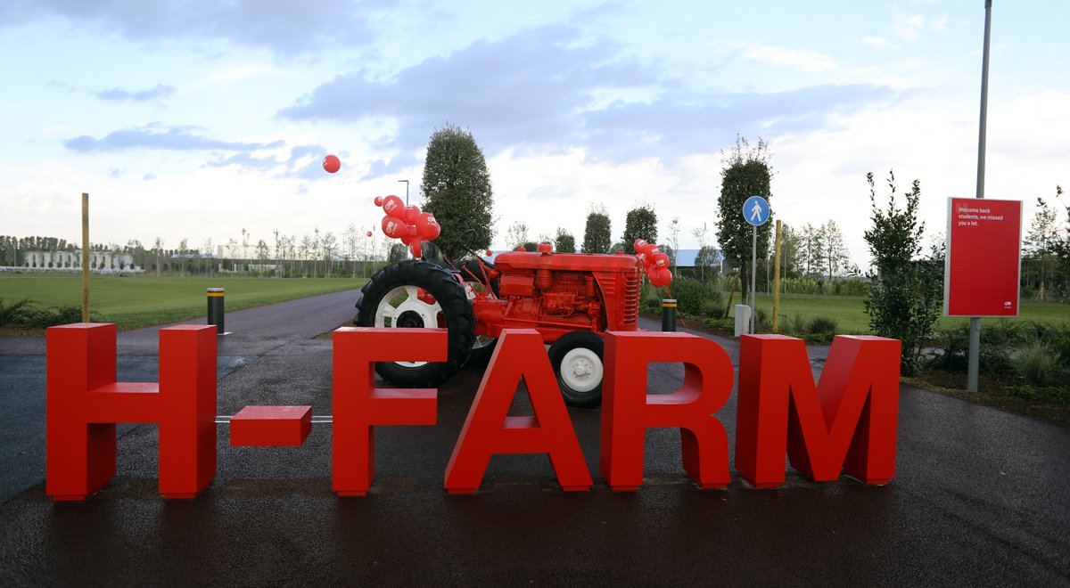 Oggi finalmente celebriamo la realizzazione della nostra visione con tutti i partner, istituzioni, #farmers e voi che ci avete supportato. Benvenuti nell'#HFARMcampus!
🔴 Live streaming dalle 10:30: h-farm.link/7-09-20_live
👉 Seguici su Instagram: @hfarm