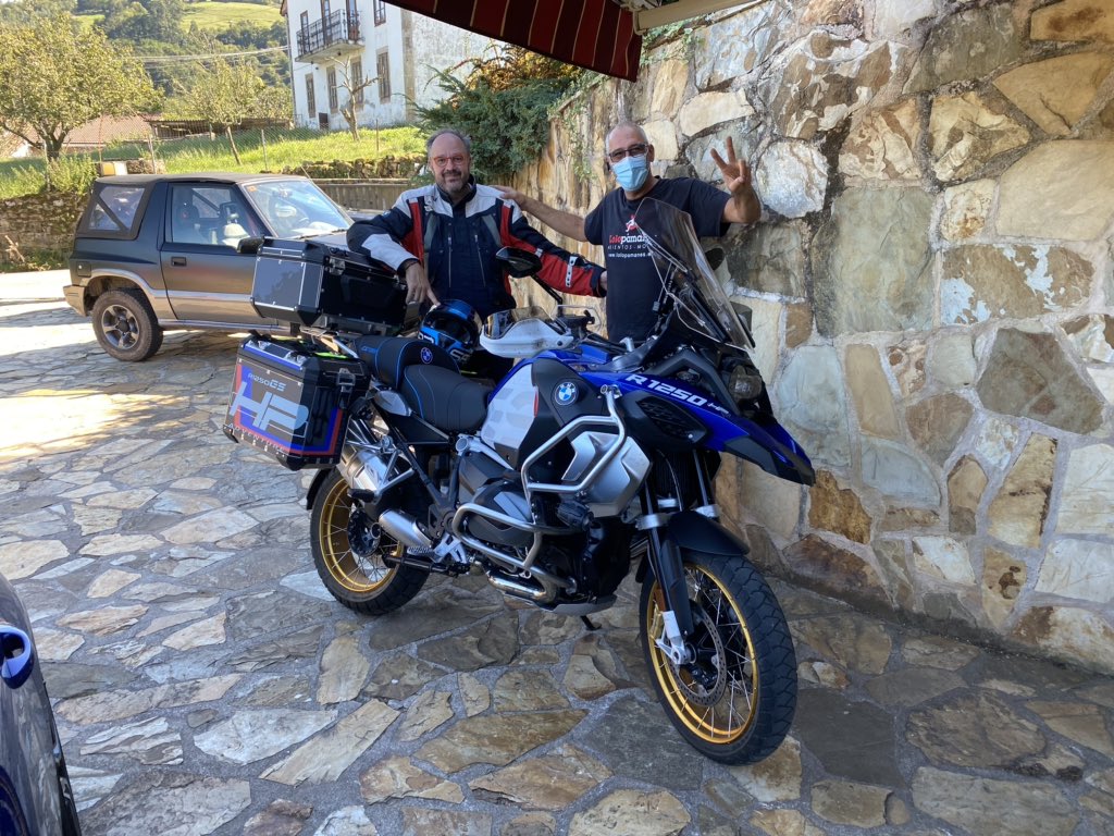 #GS1250LCADV

#tapiceriadelamoto #lolopamanes #asientosmoto #motos
#diseñarmotos #moteros #mototravellers #advriders
#ktmriders #adventurebikerider #adventurebike
#enduro #calefaccionasientomoto #mototurismo #motoviajeros #bmwadventure #bmwmotorrad #mototouring #bmwmotorrad #moto