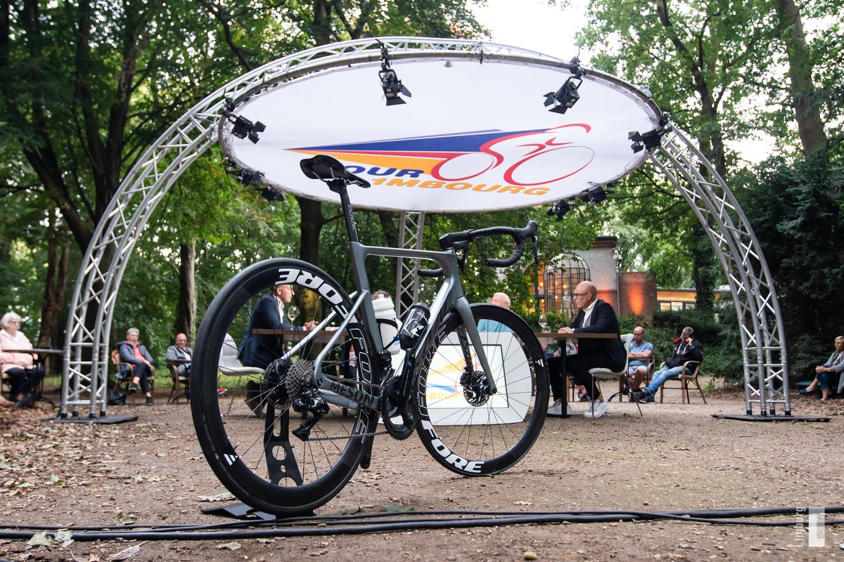 Wat mooi! Tour de L1mbourg streek zondag neer in het prachtige Odapark in <a href="/Gemeente_Venray/">Gemeente_Venray</a>. Met Peter Winnen &amp; <a href="/Stultiens_S/">Sabrina Stultiens</a> een heerlijke uitzending.

Foto's &amp; uitzending zie je hier: l1.nl/tour-de-l1mbou…

#tdf2020 #tdl2020 #inlimburg