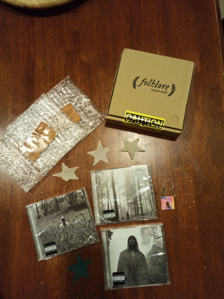 YH15092008's tweet photo. Ahhhhhhhhhhhhhhhh
Finally !!!!!
Version 1,2,8 are here !
Unboxed the greatest album ever made!π€©π₯³ππ₯°π
I'm only remember in the tree album cover title..the rest I can't remember π
#Folklore #folkloretaylorswift #inthetree https://t.co/IRF3otkd8s
