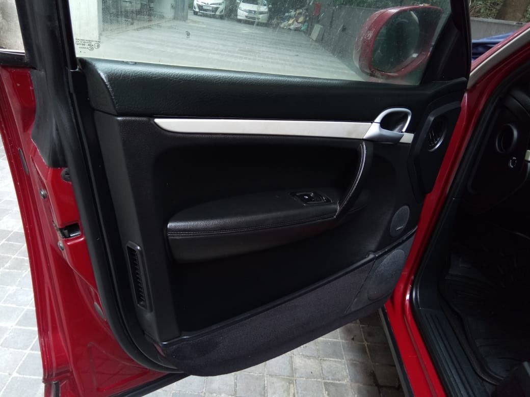 AutoTrustIndia2's tweet photo. After pictures of the Cayenne! Took a lot of effort, but was totally worth it! 
#sanitisation #deepclean #polishing #deodorising #cleaning https://t.co/lWf9RDeu6M