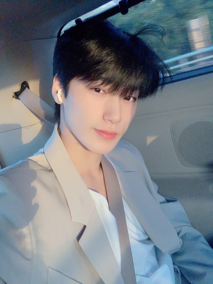 ATEEZofficial's tweet photo. [#산] 으아~ 출근이다.. 에이티니 화이팅.. ❤️
#ATEEZ #에이티즈 https://t.co/zMFzcyYL3c