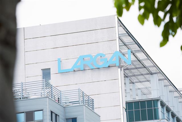 DIGITIMES_EN's tweet photo. Largan August revenues up on month, down on year #IT #CE #Largan #LarganPrecision #revenues #DIGITIMES https://t.co/49z0qHNCyr https://t.co/iS7tuWdNsb