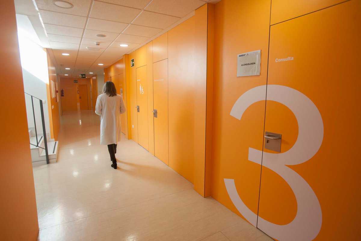 IMIBIC's tweet photo. 🧑‍🔬🦠Investigadores del IMIBIC y @HUReinaSofia  de Córdoba demuestran que la administración de #Calcifediol en pacientes hospitalizados por #COVID19 reduce su necesidad de ingreso en UCI

ℹ️ Toda la información sobre el estudio en este link ⬇️
https://t.co/qWJNP0sm2g https://t.co/2VXEkRdxZP