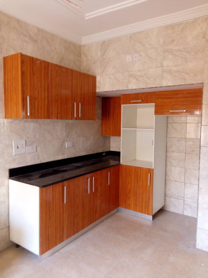 highlevelng's tweet image. OFFER FOR LEASE: 
Description: A 4 bedrooms duplex plus BQ ensuite, with a swimming pool, Gym, prepaid meter, security etc in a secured mini estate.
Location: Off McPherson Street, Ikoyi, Lagos
Price: N12m per annum
Contact: 08023406063 (WhatsApp)