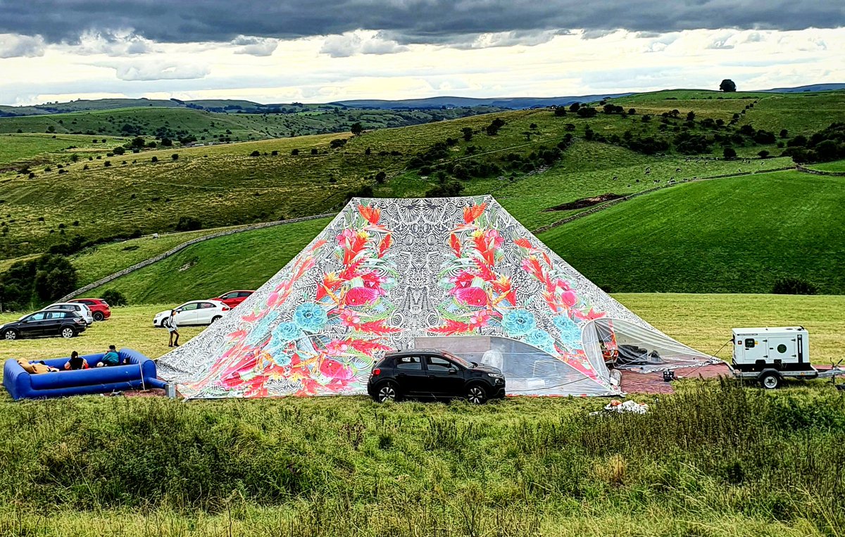 modularmoodsuk's tweet photo. A vista with vivacity 😍🌴🎉 What an epic Bank Holiday celebration showcasing the new @rosaaudio soundsystem. Choose our marquee for your outdoor event venue at Modular Moods at Modular Moods. #modularmoods 
#vibespecialists #marqueehire #marquee 
#starshadetent #stretchtent https://t.co/rwxvwVh0EB