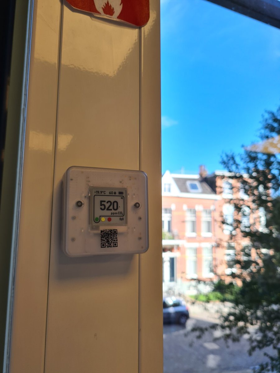 JorisKahlert's tweet photo. Sinds begin maart weer een dag op kantoor. Om het veilig te houden is elke ruimte hier uitgerust met CO2 meetsysteem SAM Air van @DGMRadviseurs en @SensornetNL. Voor meer informatie neem contact op met mij, DGMR of Sensornet. #staysafe https://t.co/uwinnTXBsa