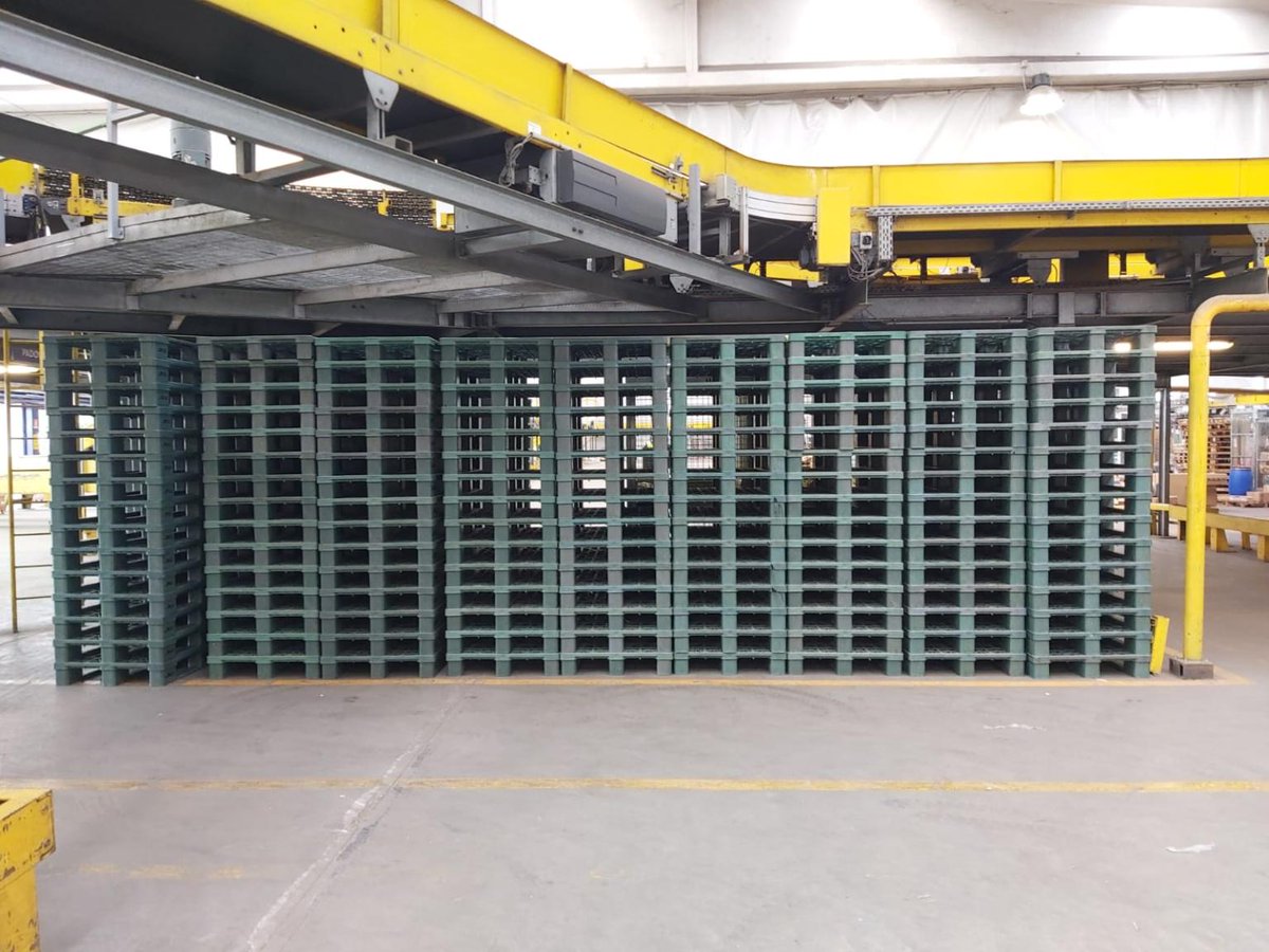 MDappertutto's tweet photo. #unTemaAlGiorno, il #7settembre su #MulettiDappertutto parliamo di #green grazie al progetto che unisce #GLS e #Simpool. Non solo mezzi elettrici e imballaggi in plastica riciclata, Gls sostituisce i tradizionali bancali con quelli “Plastica Seconda Vita” https://t.co/W9ibMSUqfn https://t.co/3sRdwAPZv1