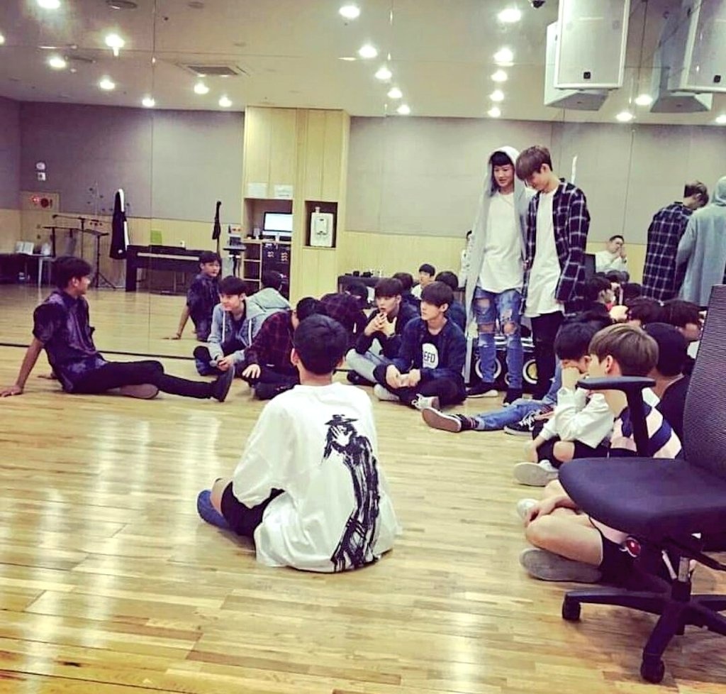 SILVERBOYSFILES's tweet photo. https://t.co/hlmmC1XKMl