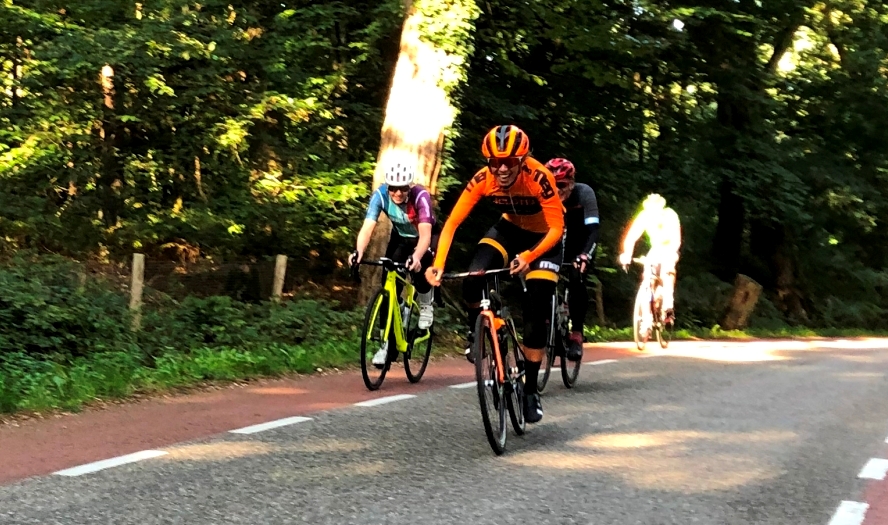 Een boel lachende gezichten gisteren bij de Wielerdag voor bedrijven 🚴‍♀️🚴. Op onze website kijken we nog even terug en lees je ook wie de winnaars van de dag waren: nkwielrennenbedrijven.nl/zeer-geslaagde… #Wielerdagvoorbedrijven