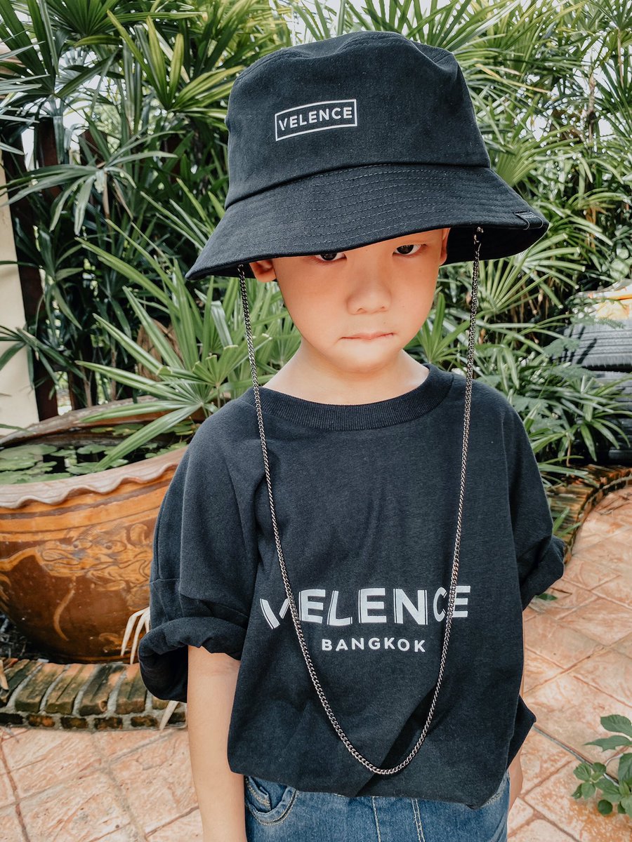 onlyjaoaustin's tweet photo. ได้แล้วหมวกกับเสื้อน้องวิน @velencebkk 
ขอบคุณหมวกจากลุงปาย @paiizer1 
แล้วก็เสื้อม่าม๊าซื้อให้ครับ @iNedoubleU 
.
เสื้อใหญ่มากเลย รอบหน้าทำไซส์เด็กทีนะครับน้องวิน
@winmetawin 
#winmetawin @winmetawin #snowballpower #velence #velencebkk https://t.co/GVZggIrw0m