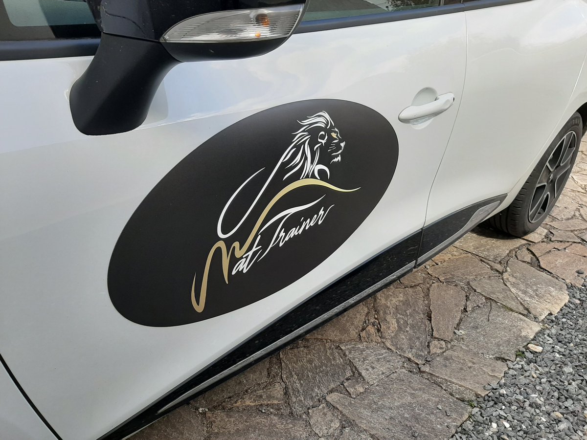 CommunicationAj's tweet photo. Création et impression des plaques aimantées, du Beach flag et et adhésif perforé pour le coach sportif mat-trainer.
#beachflag #adhesif #sport #coachsportif #labaule https://t.co/08zLTLl2A4