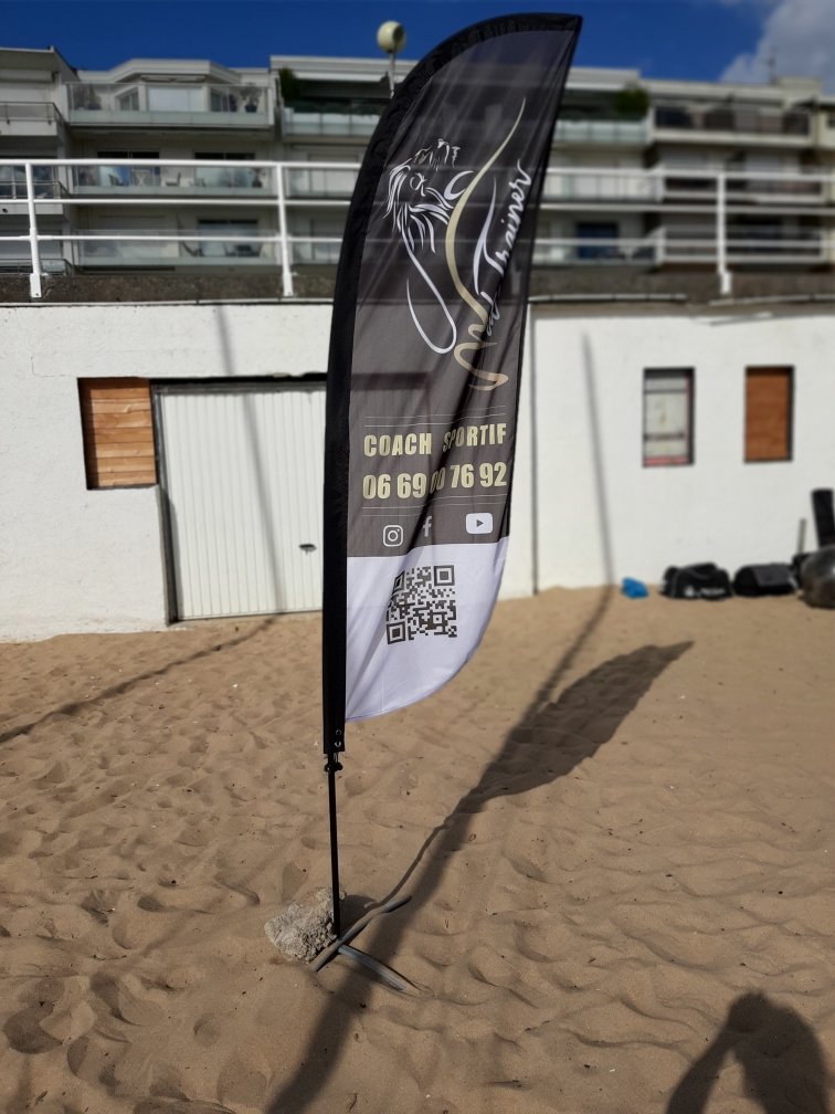 CommunicationAj's tweet photo. Création et impression des plaques aimantées, du Beach flag et et adhésif perforé pour le coach sportif mat-trainer.
#beachflag #adhesif #sport #coachsportif #labaule https://t.co/08zLTLl2A4