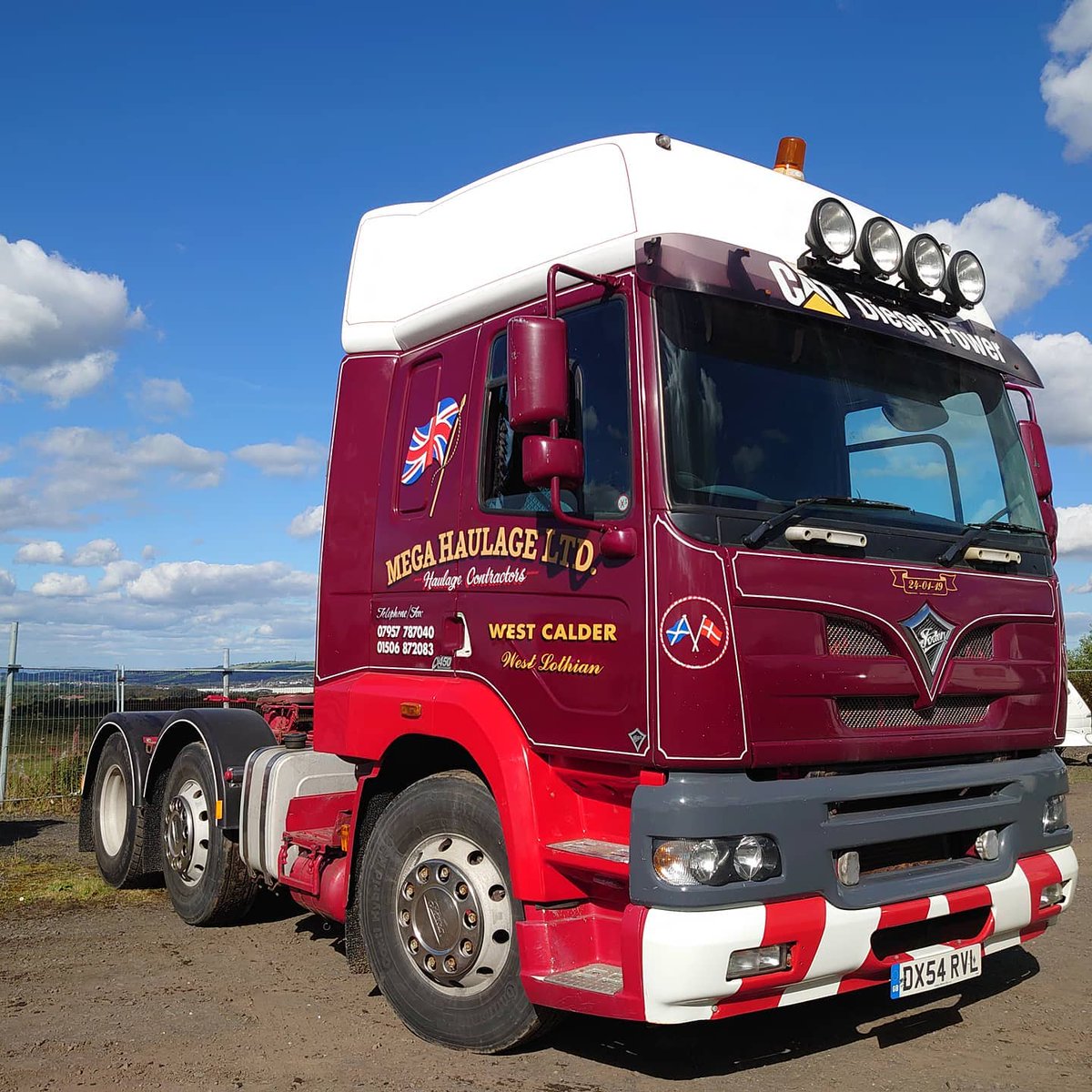 TrucknDriver's tweet photo. Spent a bit of time on the neglected Foden at the weekend. Took the wing off to paint it err 3 months ago. That's it back on now. Few bits needed for the MoT, but nothing major. #foden #fodenalpha #paccar #truck&driver https://t.co/fsPXHlhUam https://t.co/ub85Tz67i7