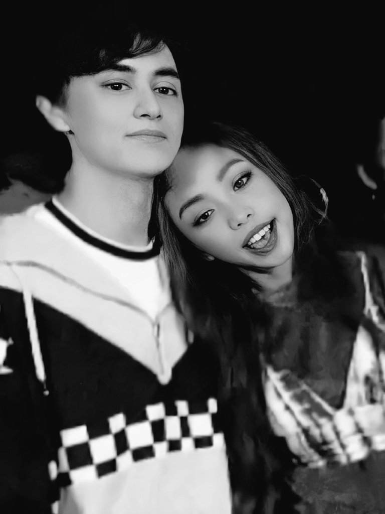 MaymayVisuals's tweet photo. Edward’s shoulder must be nice and cozy. 🤗💕

@Barber_Edward_ 
@maymayentrata07 https://t.co/sphtt4CCwE