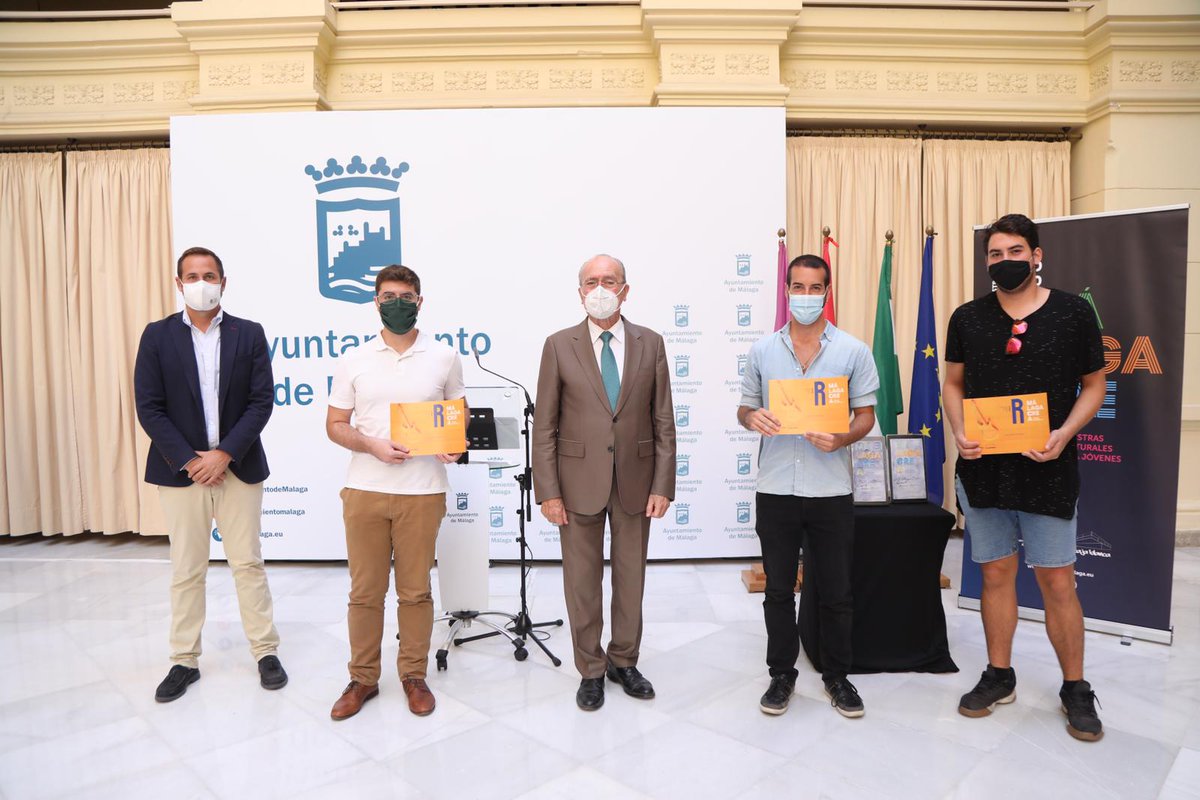 malaga's tweet photo. El primero de los premios, dotado con 2.400 euros, ha sido para @Mitad_Doble; el segundo, con 1.500 euros, para Maenoba; y el tercero para @doubleglez, con 1.000 euros. Asimismo, ha habido menciones especiales para @TobaGutierrez, Orilla Sur (@lagosdrums) y @EndlessInsideSP https://t.co/plqxrj1Efo