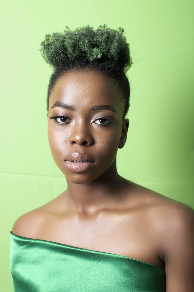 CoiledCrew's tweet photo. Normal hair. Extraordinary colour.
#colourfix #greenhair #greenlife #normalhair #coiledcrewcolour #colourwithoutcommitment https://t.co/zN6AYCC4ez