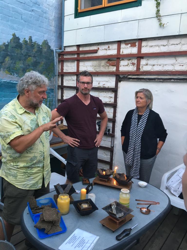 georgpreisinger's tweet photo. #agnihotra seminar in wien #feuertechnik für unsere Weingärten #asche mehr Infos auf https://t.co/0tKAeBEhtt https://t.co/0OFpSBuFgs
