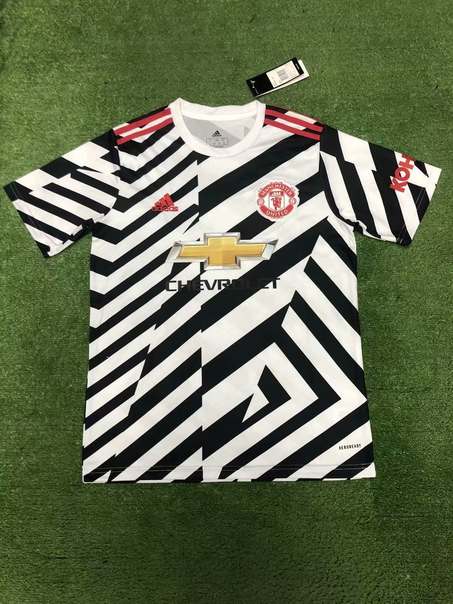 TheReaiYorin's tweet photo. Is deze van United legit? Gaan ze verhuizen van Old Trafford naar Safaripark Beekse Bergen of wat? https://t.co/C5145gJ5ua