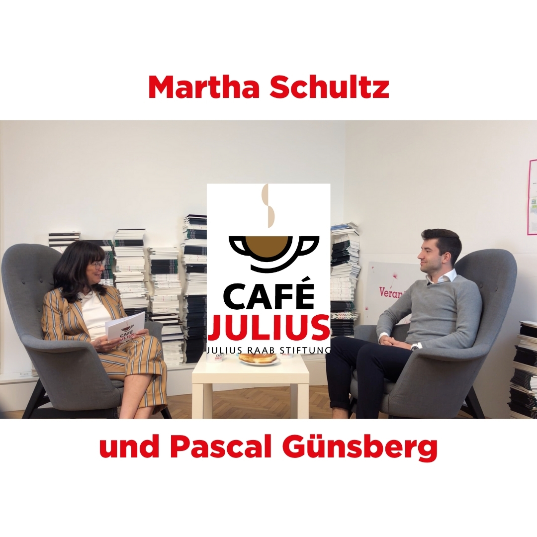 raabstiftung's tweet photo. Passend zum Schulstart können wir die neue Ausgabe des #caféjulius ankündigen. Zu Gast bei Martha Schultz ist Pascal Günsberg von #SchoolFox &amp; #PolEdu. Wie es um die Digitalisierung in unseren Schulen steht &amp; wie man die politische Bildung stärken kann, erfährt ihr am Freitag. https://t.co/ZcXuDCXbSO