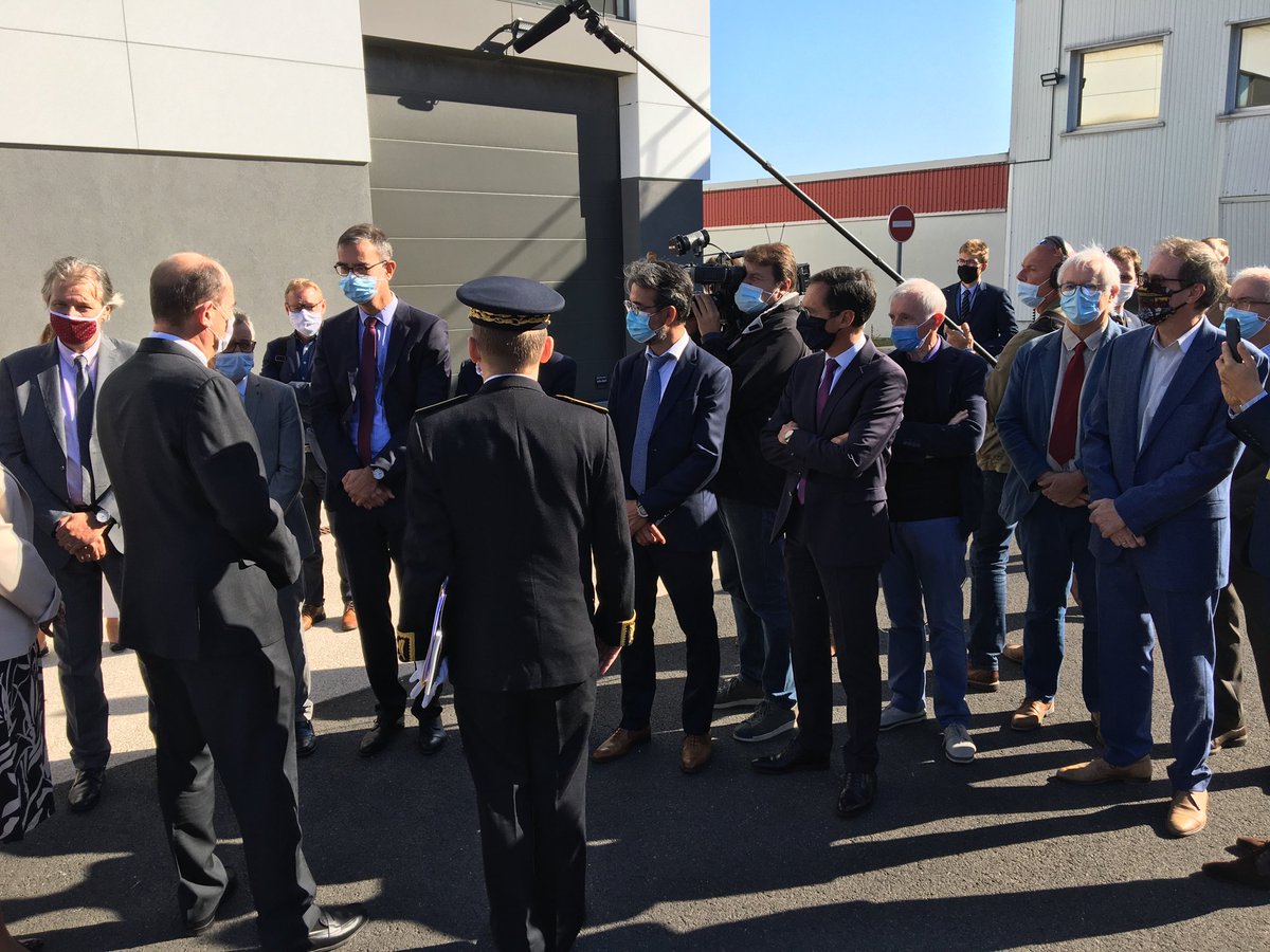 CEAParisSaclay's tweet photo. Visite ce matin du PM @JeanCASTEX et de la ministre de la recherche @VidalFrederique au CEA Saclay #Laboratoire des sciences du climat et de l'environnement (@CEA_Officiel/ @CNRS/ @uvsq), membre de l'IPSL @IPSL_outreach, rencontre avec des scientifiques de différentes disciplines https://t.co/sK1NfNkbwC
