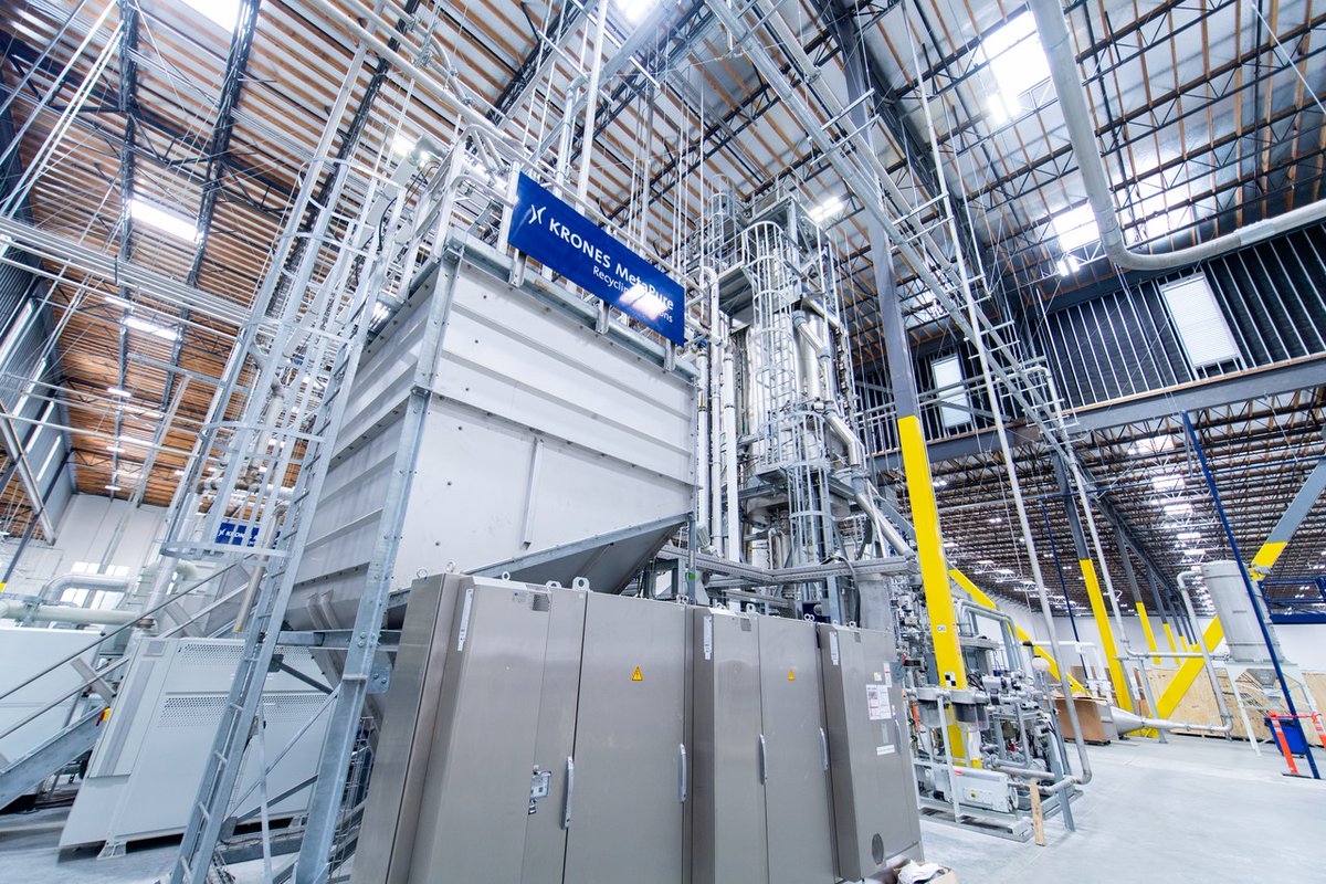 KronesAG's tweet photo. Recycling plays a key role in our time. Our #KronesMetaPure offers washing and decontamination modules and takes the overall responsibility for entire recycling factories. #GermanBlingBling #Krones #KronesAG https://t.co/7VPdzCJrVA