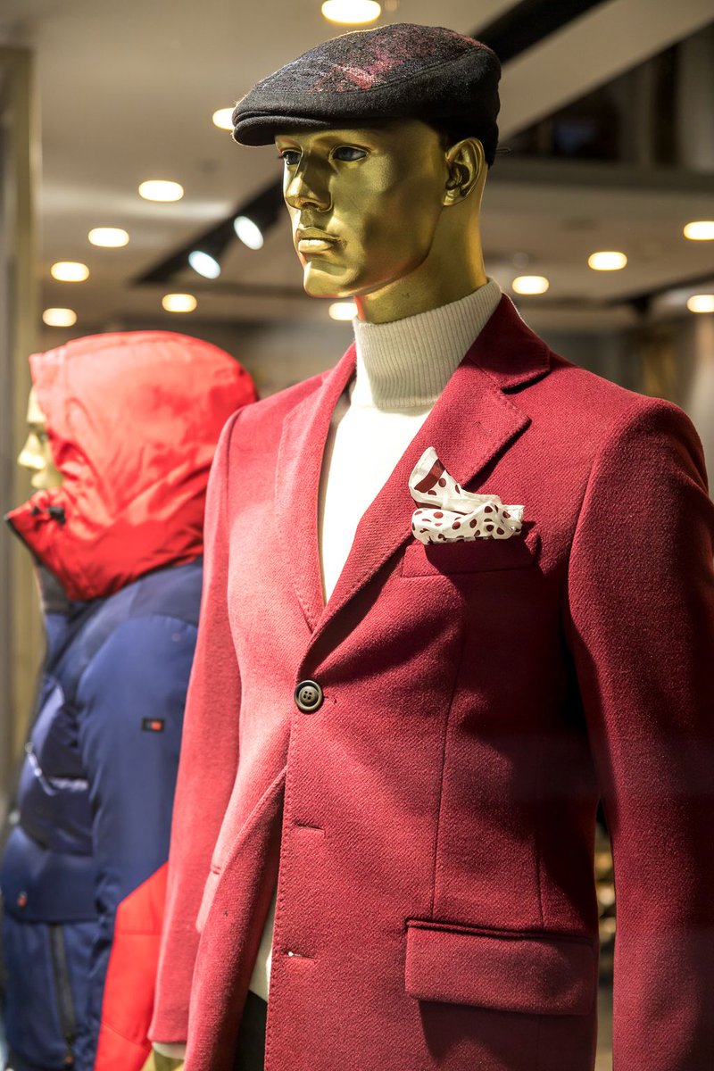 NelsonMandelaSq's tweet photo. Elevate your style with a fitted blazer from #HTKSartoriale. It is the ultimate wardrobe-essential for the dapper man 👌

#CreateTomorrow #ShapeTomorrowTogether https://t.co/2cqqF3fG7P