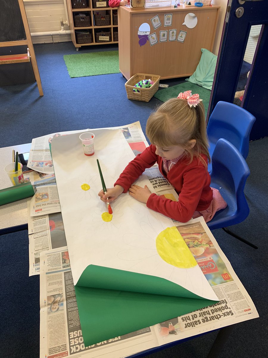 SKnight_CHL's tweet photo. Having fun already. #TeamCHL #backtoschool https://t.co/brQt1ta7s9