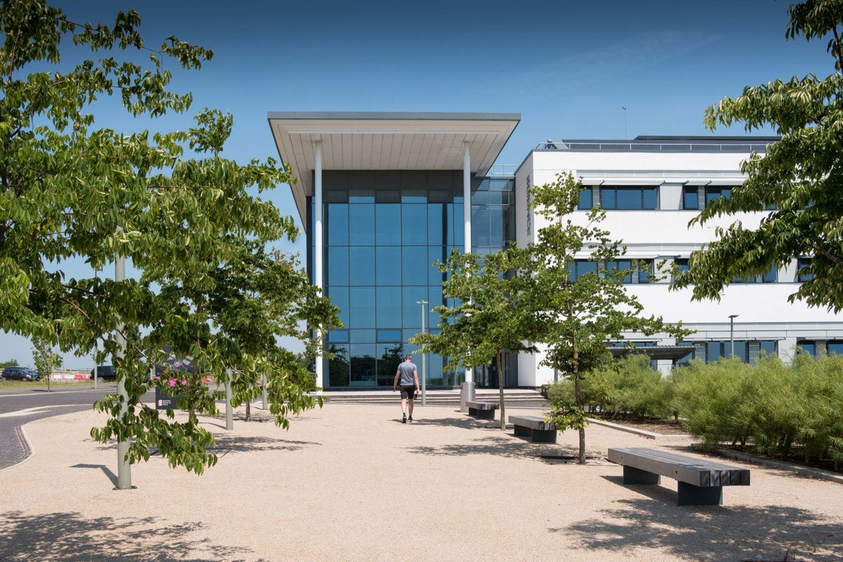 In a landmark agreement, <a href="/ExeterSciencePk/">Exeter Science Park</a> and the <a href="/UniofExeter/">University of Exeter</a> have joined forces to create a joint focal point for science, technology, engineering, maths and medical (#STEMM) innovation at Exeter Science Park. 

Read more here: bit.ly/327EfWt