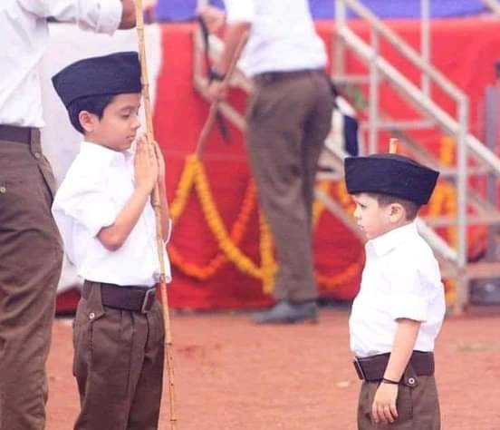 RahulPu85160939's tweet photo. सफलता के लिए‌ आत्म विश्वास आवश्यकता है और आत्म विश्वास के लिए तैयारी! 
श्रीगुरू जी! 
#RJS 
#Monday_ 
 जैसे संस्कार वैसा काम! https://t.co/4vqxRvlpPo